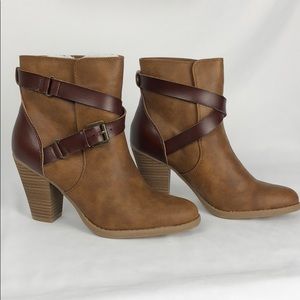 *NEVER WORN* American Eagle Booties